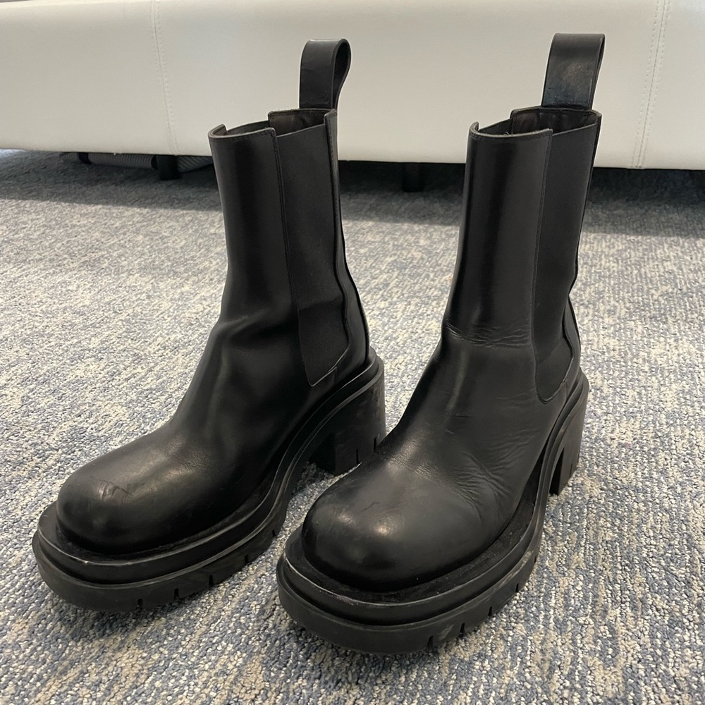 Bottega Veneta New Season Leather Chelsea Boots